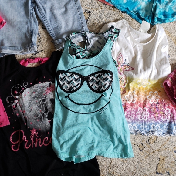 LOT of 18 Shorts and Tops Misc 7/8 - Picture 8 of 8